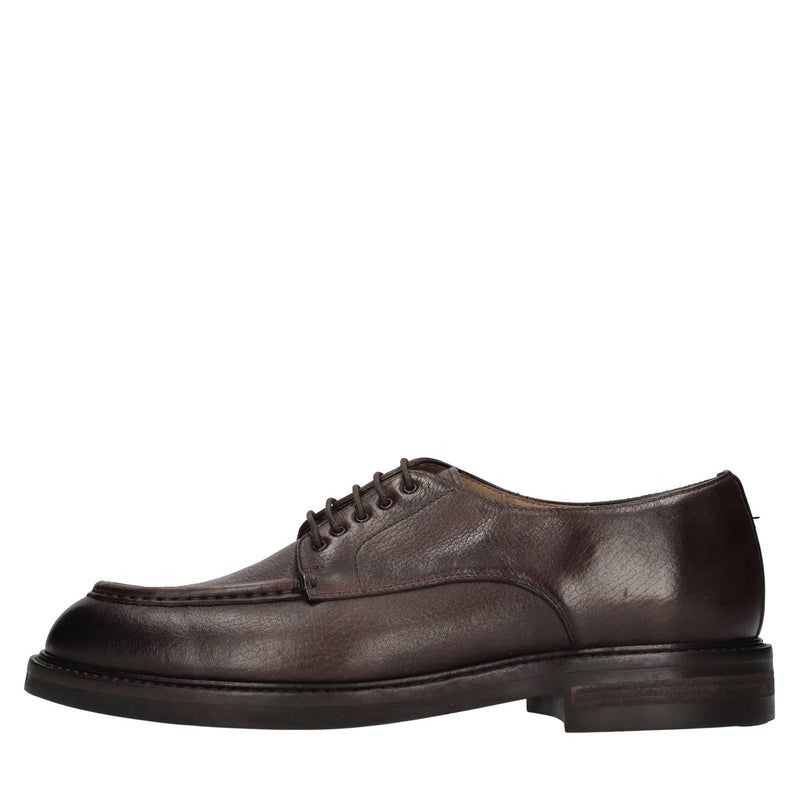 Stringate in pelle 