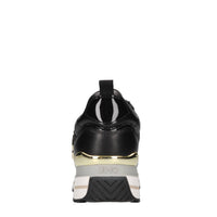 Sneakers in pelle e altre materie 