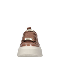 Sneakers in vernice 