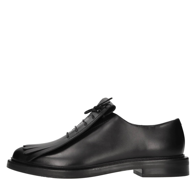 Stringate in pelle 