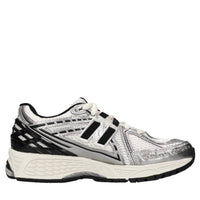 Sneakers in tessuto, ecopelle e altre materie 
