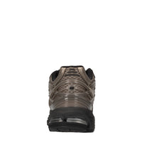 Sneakers in tessuto, ecopelle e altre materie 