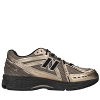 Sneakers in tessuto, ecopelle e altre materie 
