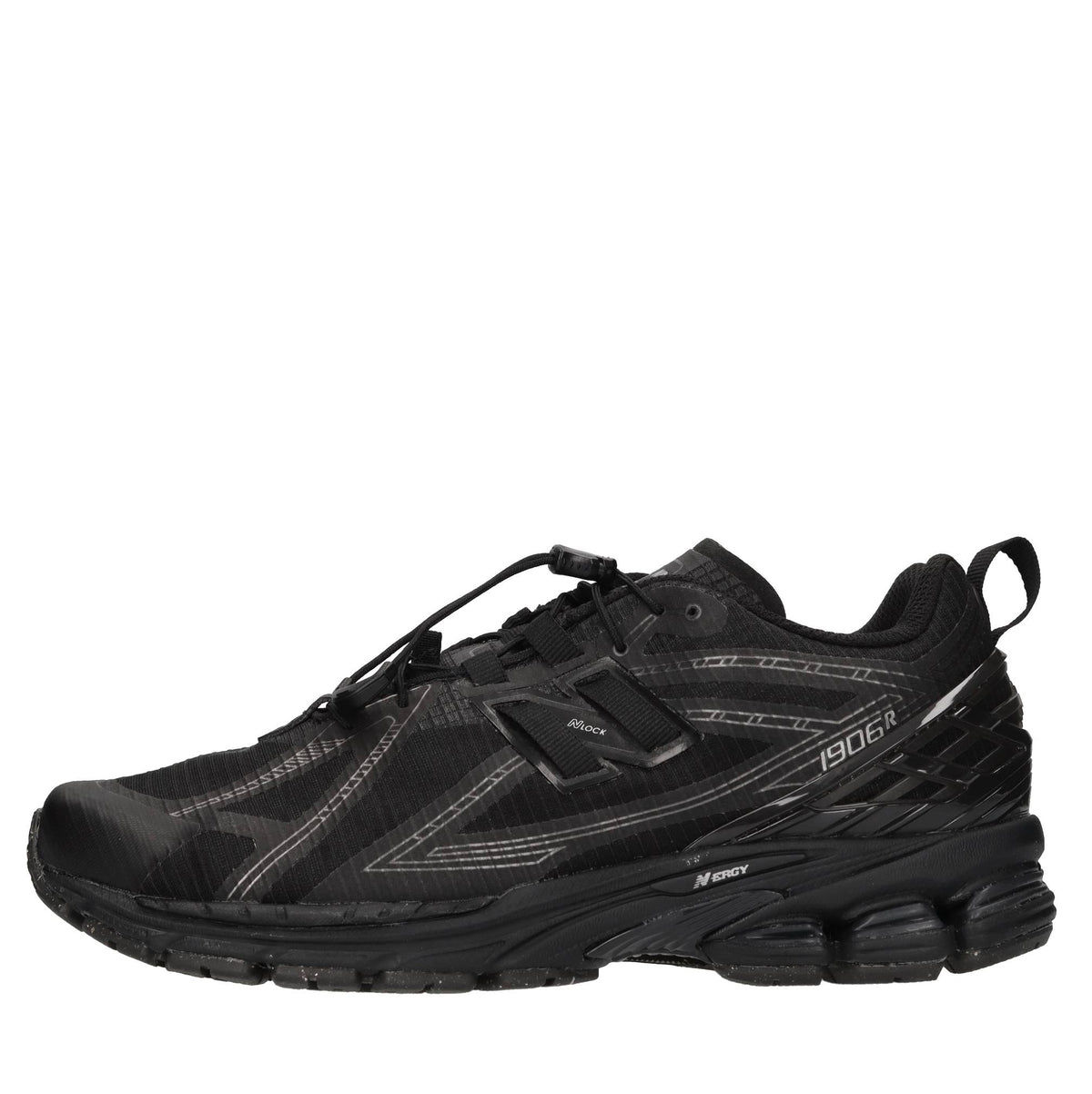 Sneakers in tessuto e altre materie 
