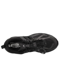 Sneakers in tessuto e altre materie 