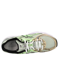 Sneakers in tessuto e altre materie 