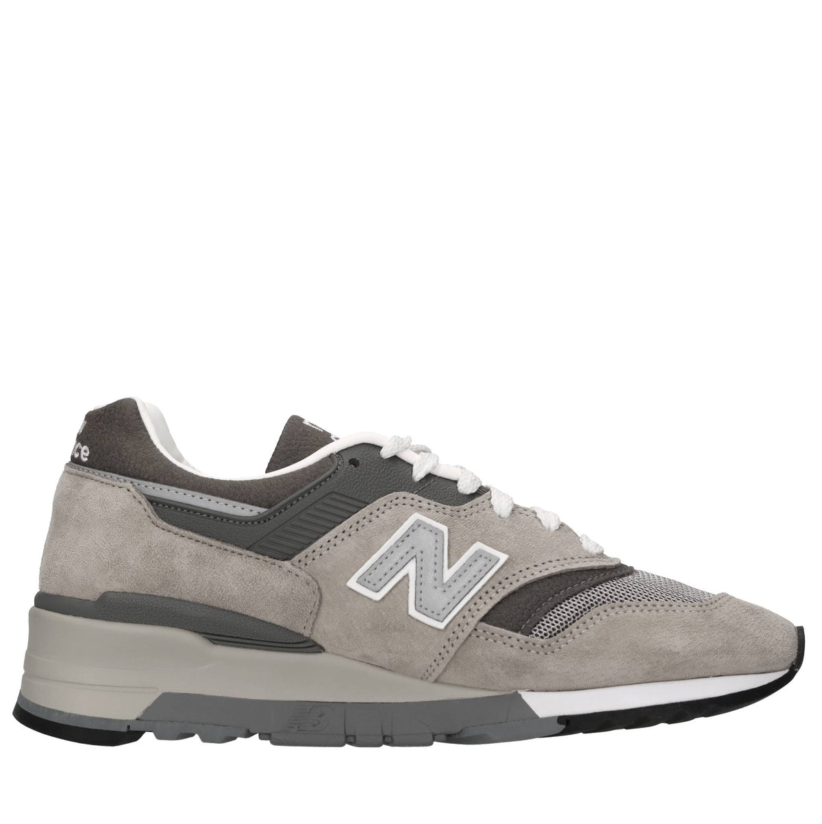 Sneakers in camoscio, tessuto e altre materie 