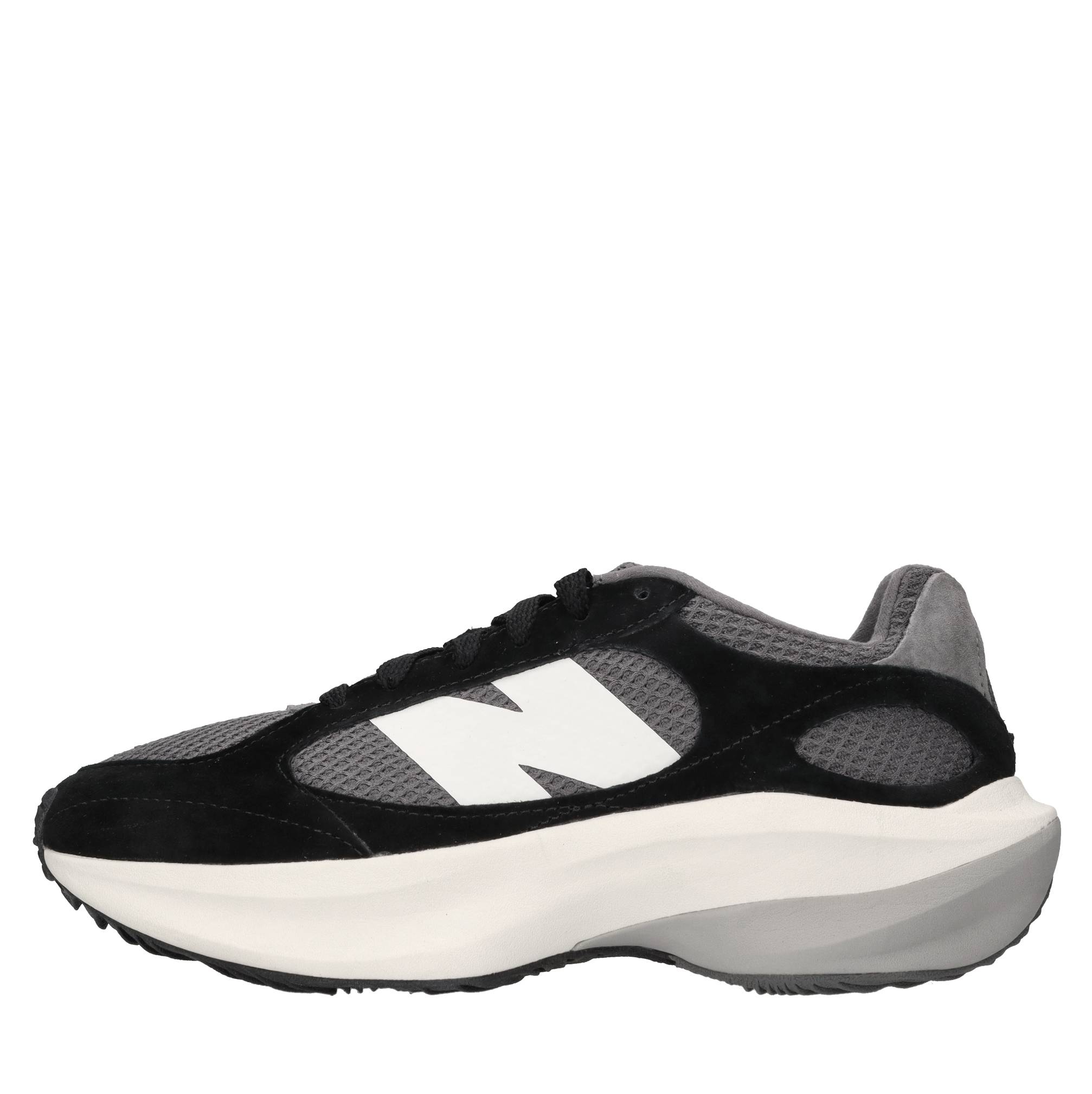 Sneakers in ecocamoscio e tessuto 