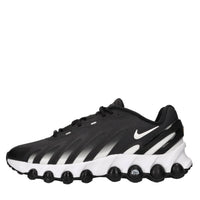 Sneakers in tessuto e altre materie 