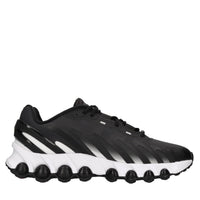 Sneakers in tessuto e altre materie 