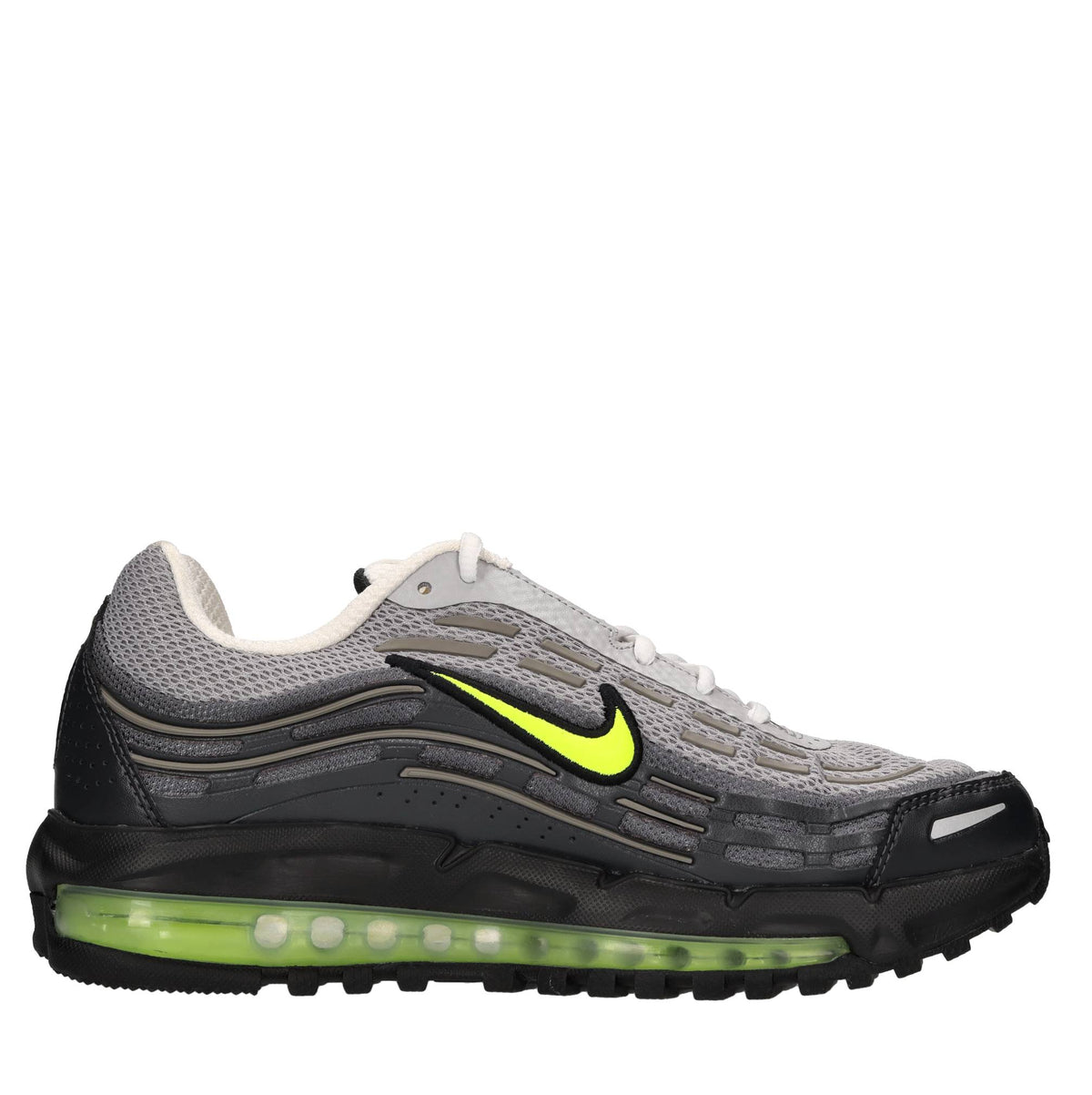 Sneakers in pelle, tessuto e altre materie 
