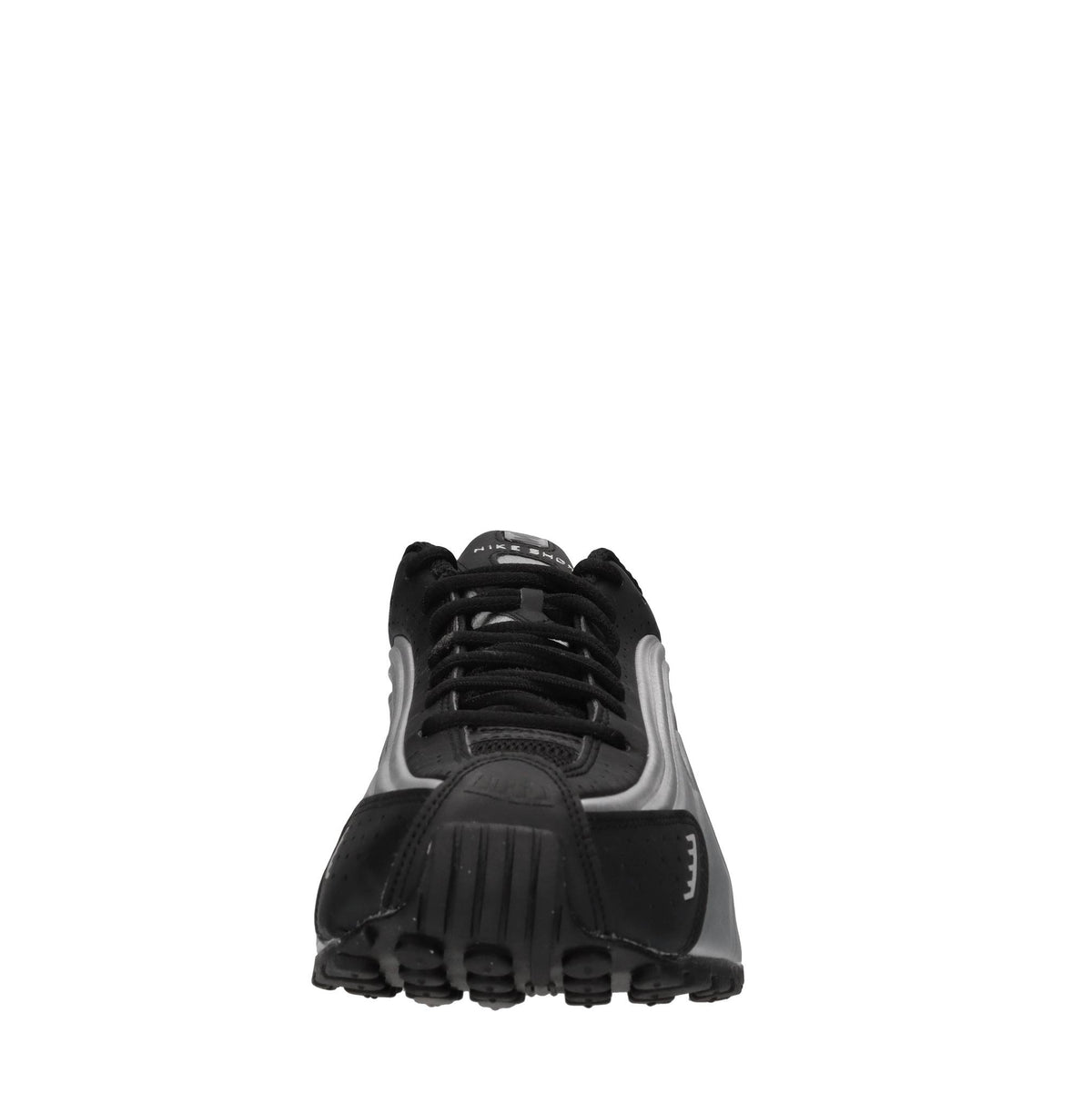 Sneakers in tessuto e altre materie 