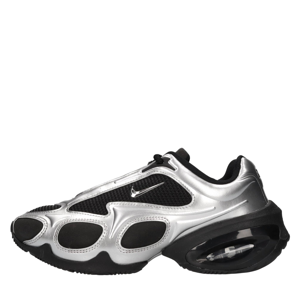 Sneakers in tessuto e altre materie 