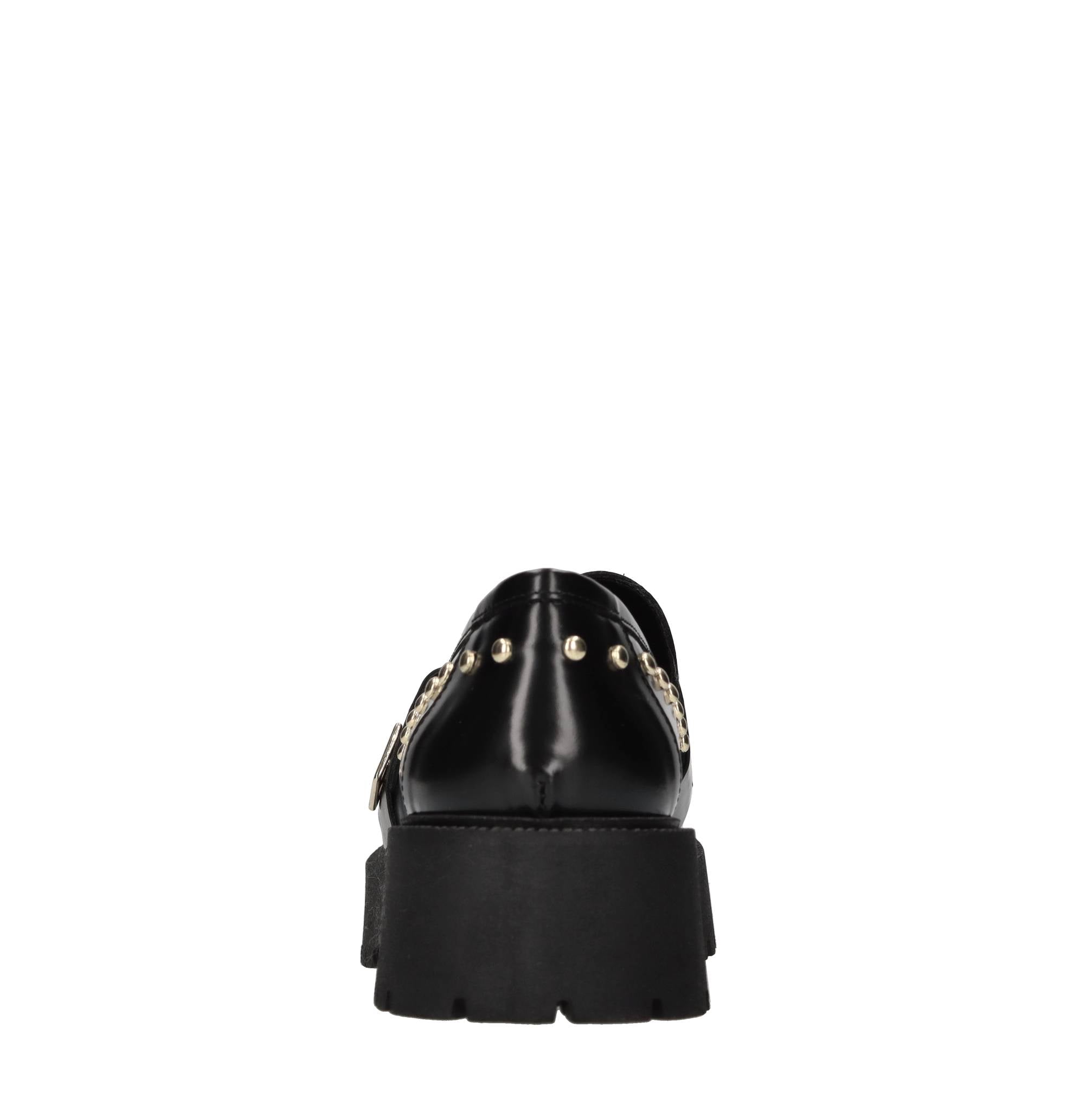 Mocassini in pelle con borchie 