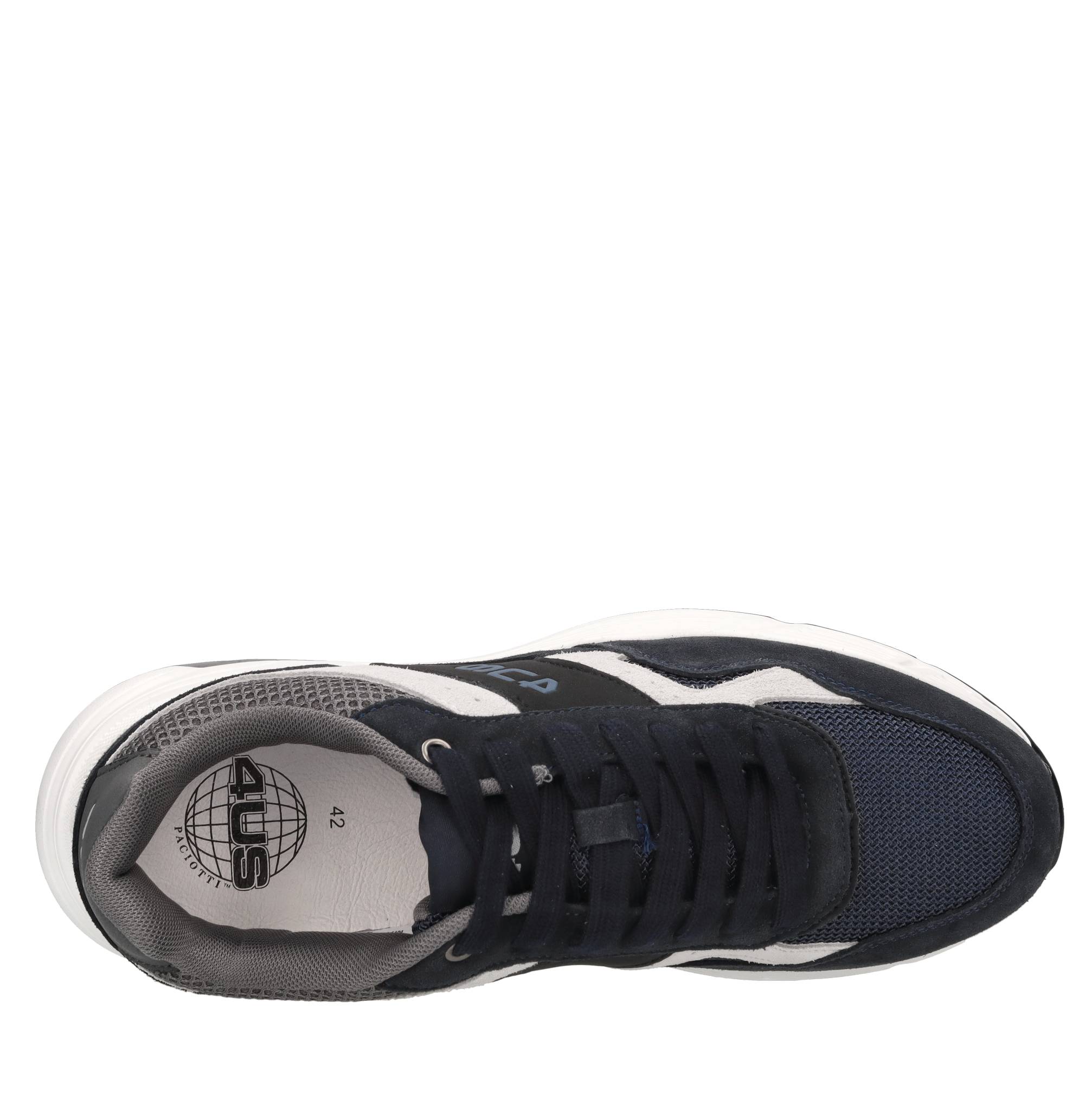 Sneakers in camoscio e tessuto 