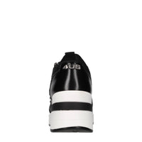 Sneakers in ecopelle e tessuto con strass 