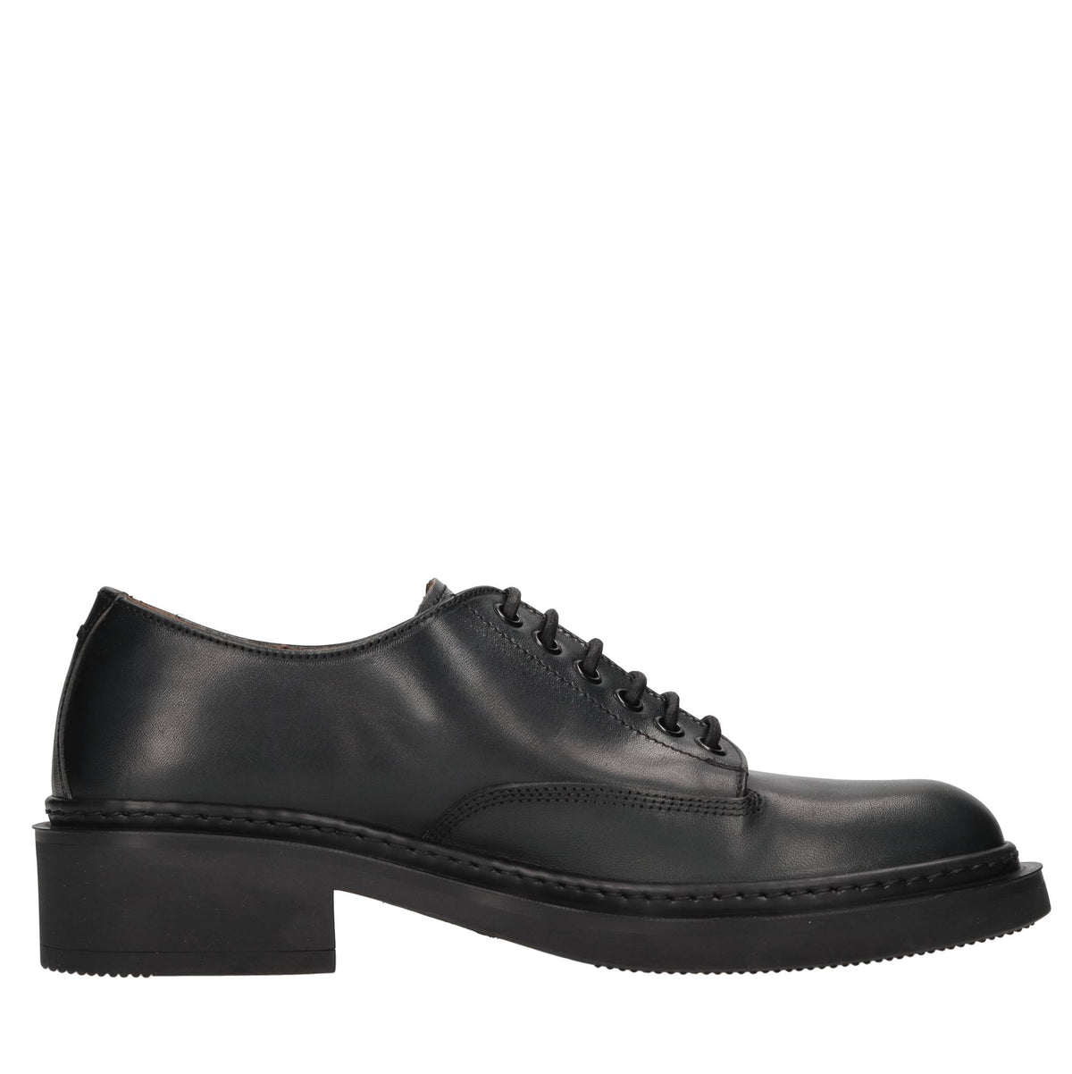 Stringate in pelle 