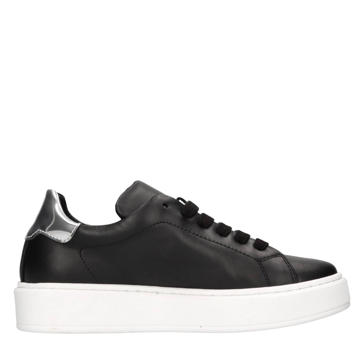 Sneakers in pelle 