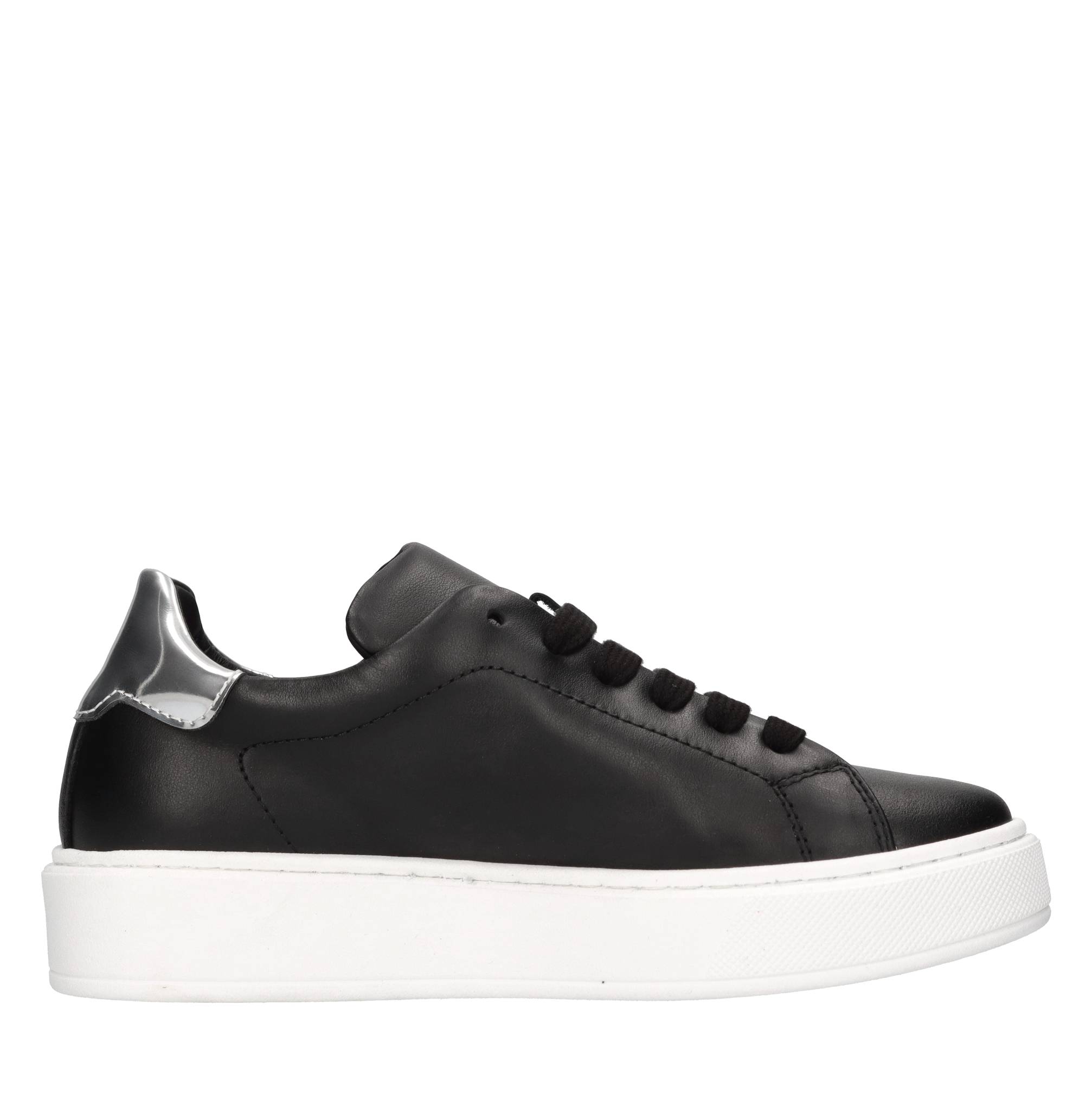 Sneakers in pelle 
