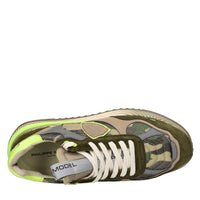 Sneakers in camoscio e tessuto 