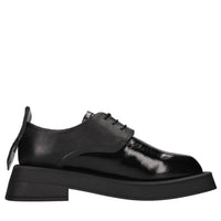 Stringate in pelle 