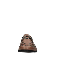 Mocassini in pelle con borchie 