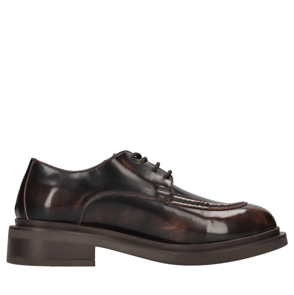 Stringate in pelle 