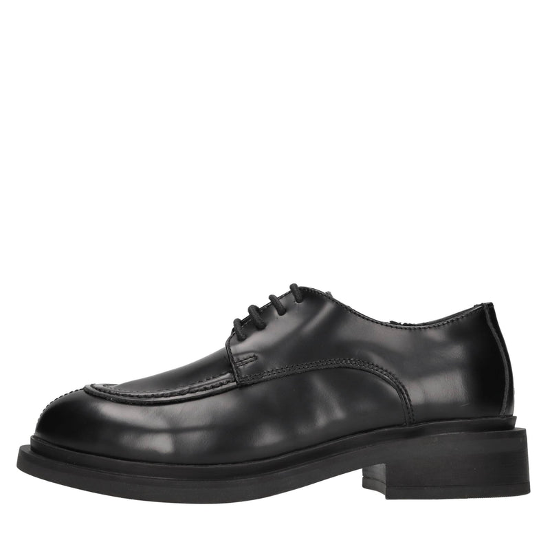 Stringate in pelle 