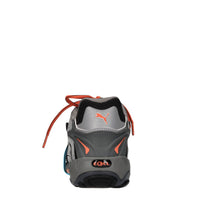 Sneakers in tessuto e altre materie 