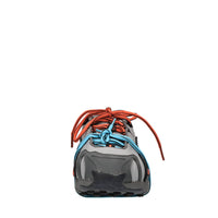 Sneakers in tessuto e altre materie 