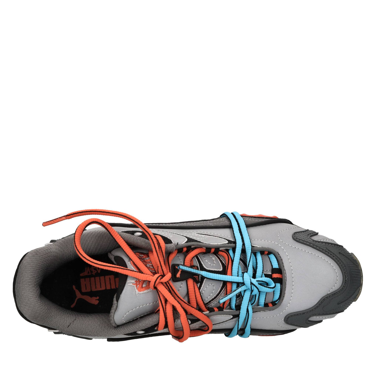 Sneakers in tessuto e altre materie 