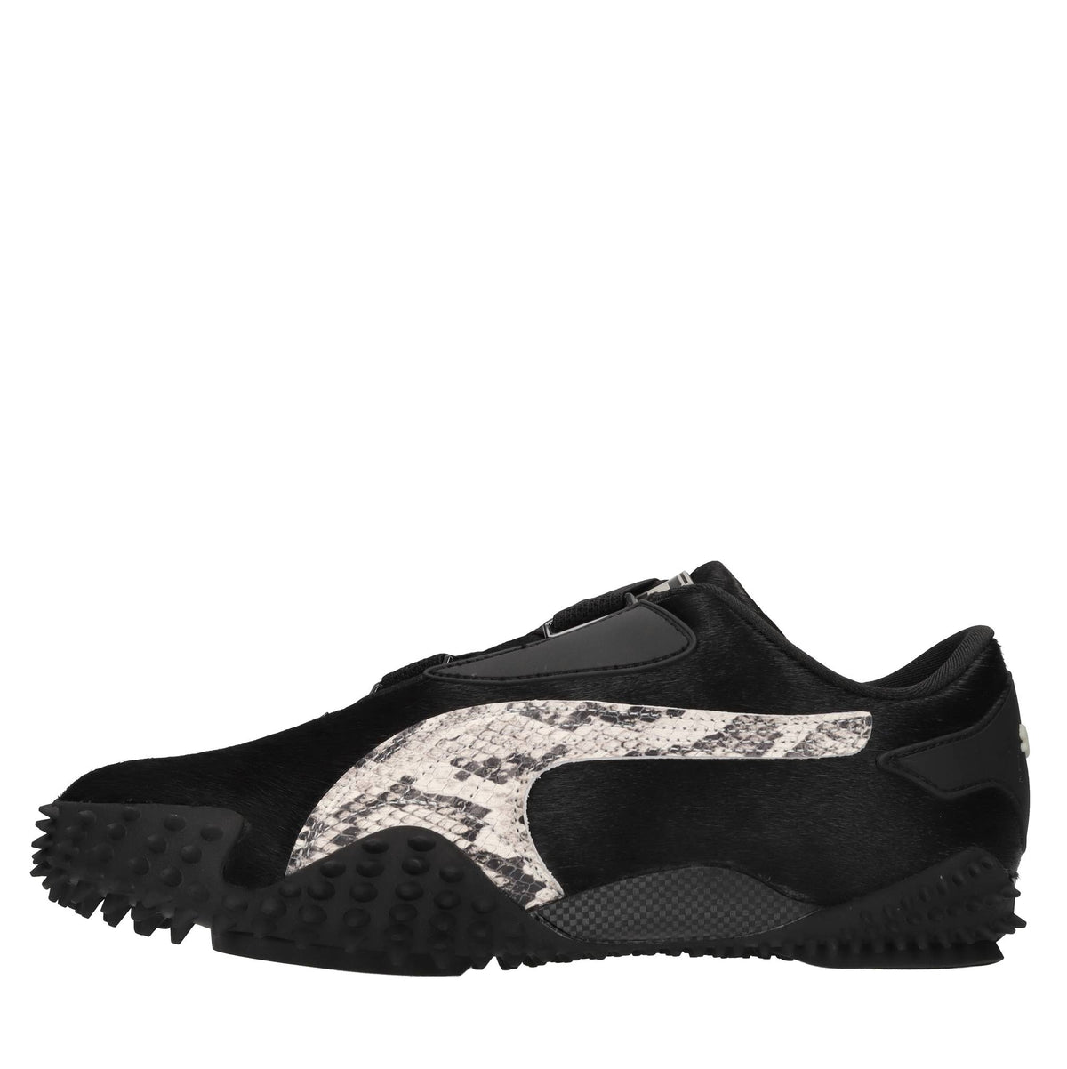 Sneakers in cavallino e altre materie 