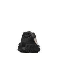 Sneakers in cavallino e altre materie 