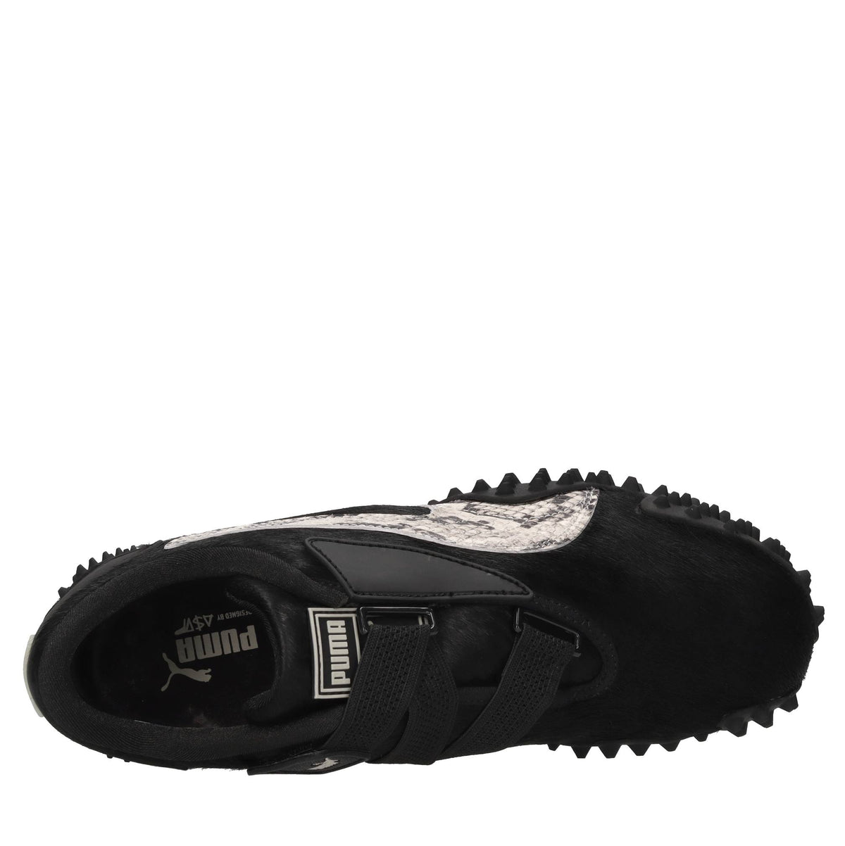 Sneakers in cavallino e altre materie 