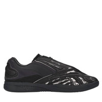 Sneakers in ecopelle, tessuto e altre materie 