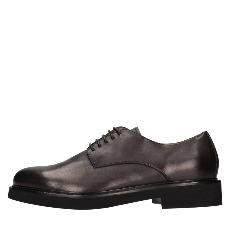 Stringate in pelle 