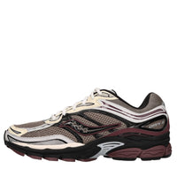 Sneakers in ecopelle, tessuto e altre materie 