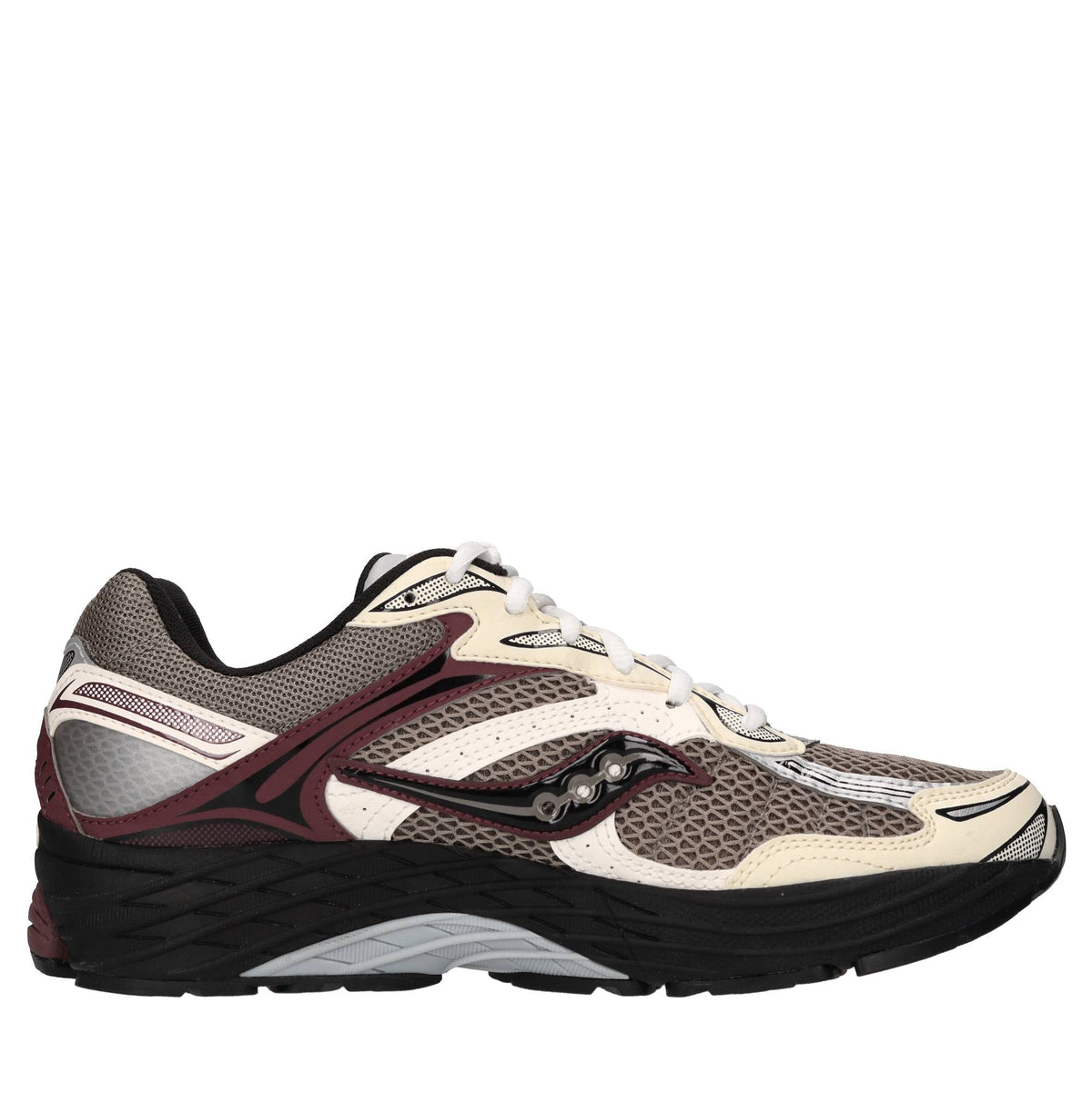 Sneakers in ecopelle, tessuto e altre materie 