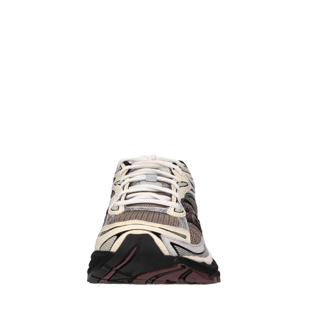 Sneakers in ecopelle, tessuto e altre materie 