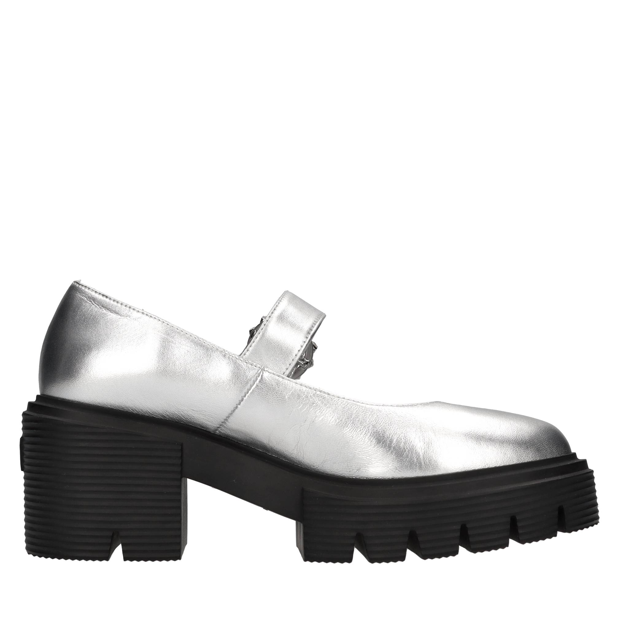 Ballerine in pelle con fibbia di strass 