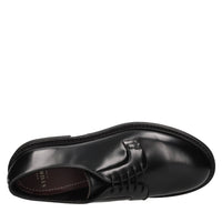 Stringate in pelle 
