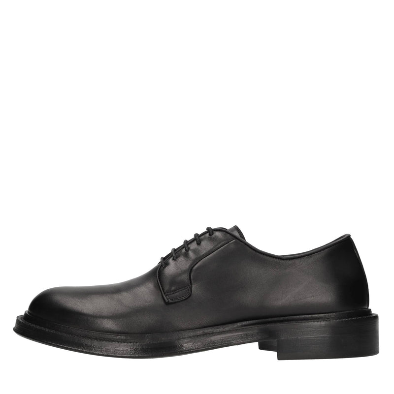 Stringate in pelle 