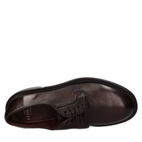 Stringate in pelle 