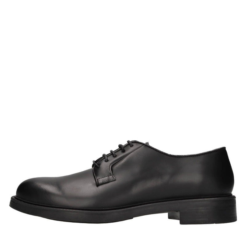 Stringate in pelle 