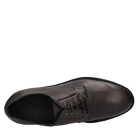 Stringate in pelle 
