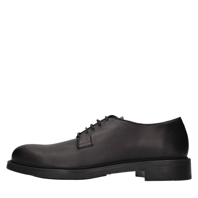 Stringate in pelle 