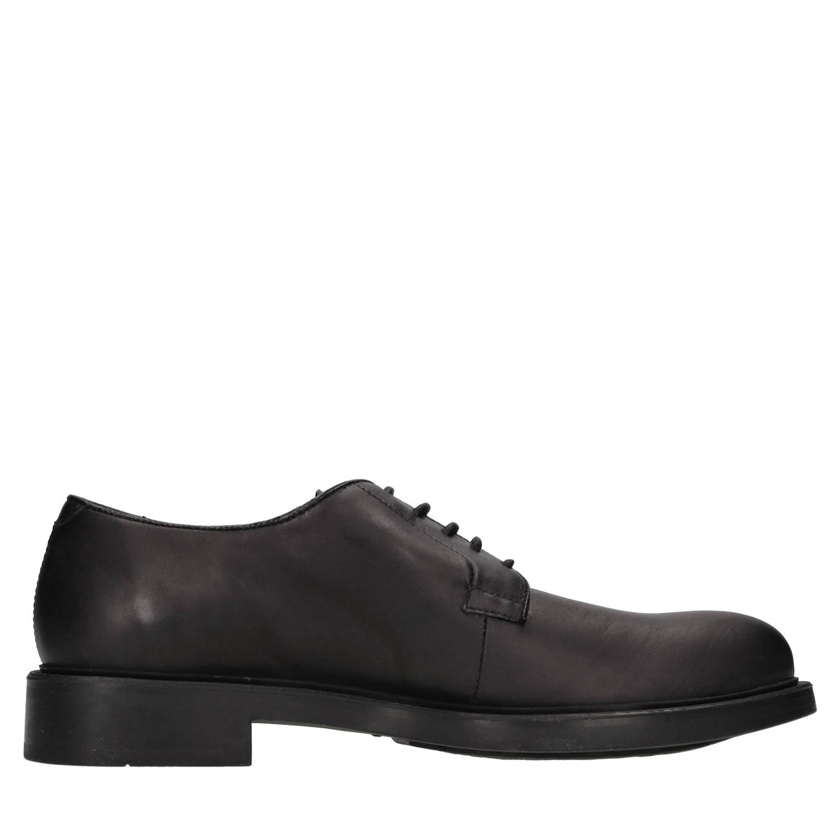 Stringate in pelle 