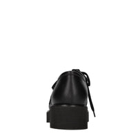 Stringate in pelle 