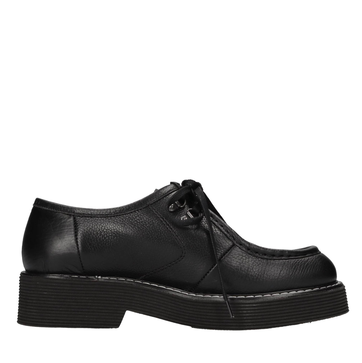 Stringate in pelle 