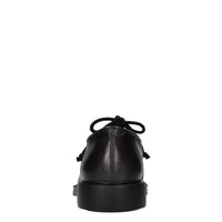 Stringate in pelle 